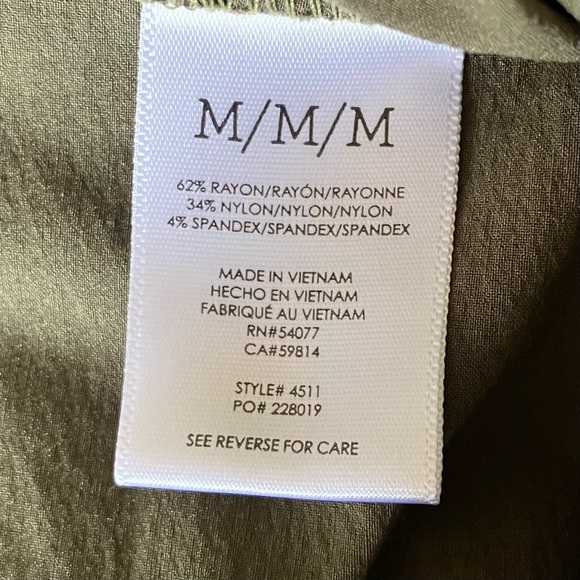 CAbi Quantum Cargo Pants Size M Army Green Ankle Joggers Pockets 4511 - Picture 9 of 12